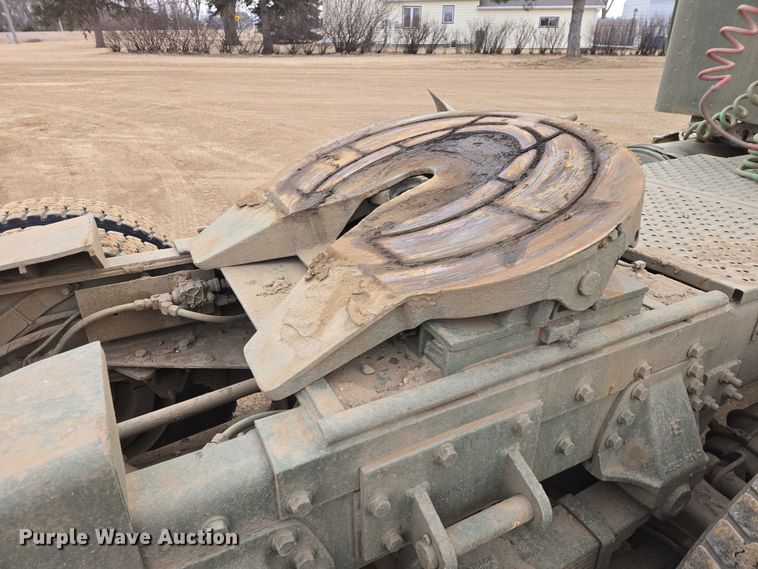 image for item ES2933 1984 AM General M915A1 semi truck