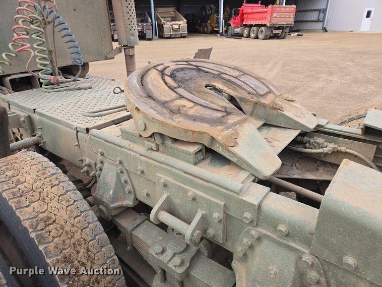 image for item ES2933 1984 AM General M915A1 semi truck