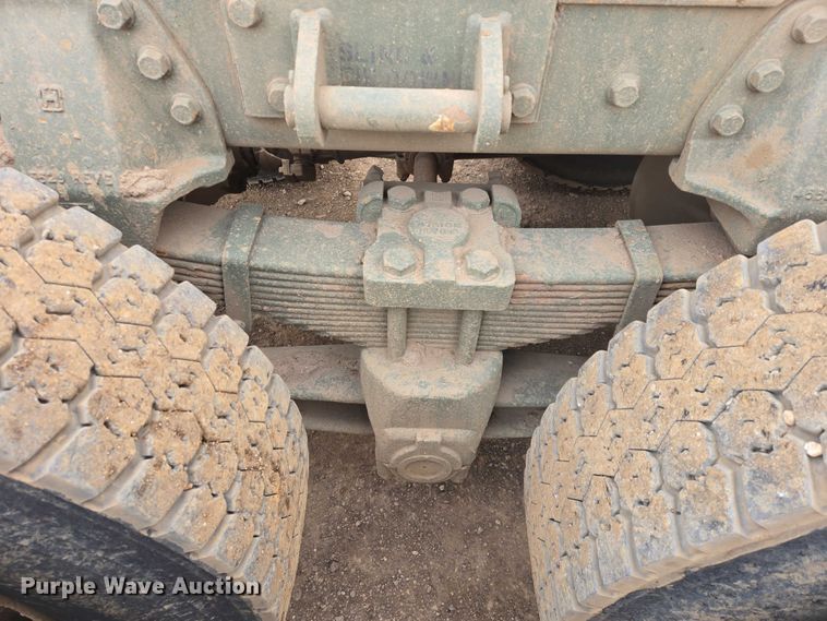 image for item ES2933 1984 AM General M915A1 semi truck