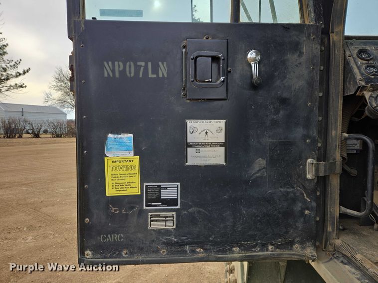 image for item ES2933 1984 AM General M915A1 semi truck