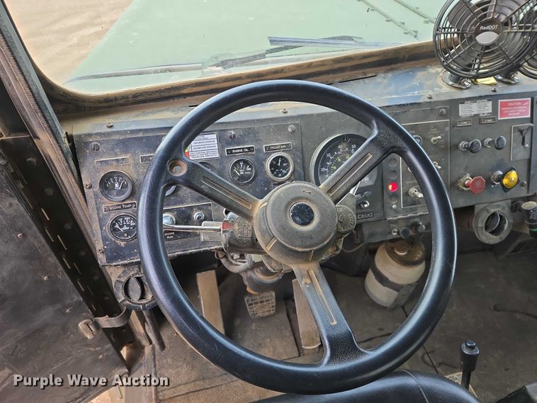 image for item ES2933 1984 AM General M915A1 semi truck