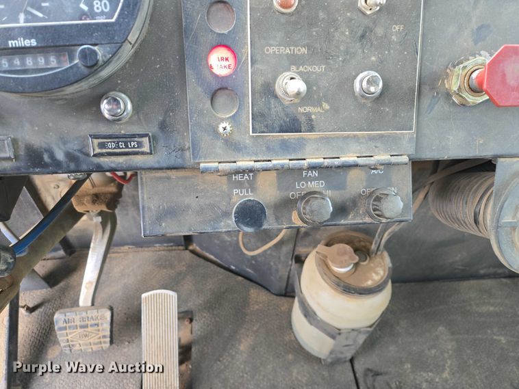 image for item ES2933 1984 AM General M915A1 semi truck