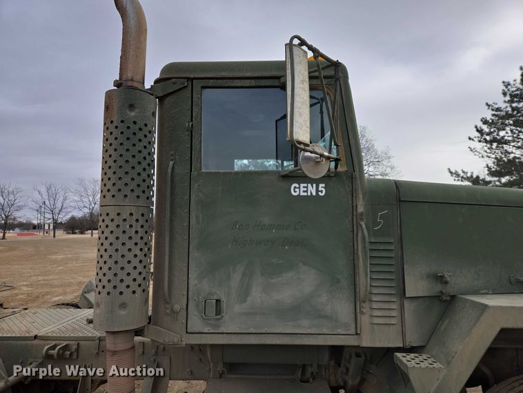 image for item ES2933 1984 AM General M915A1 semi truck
