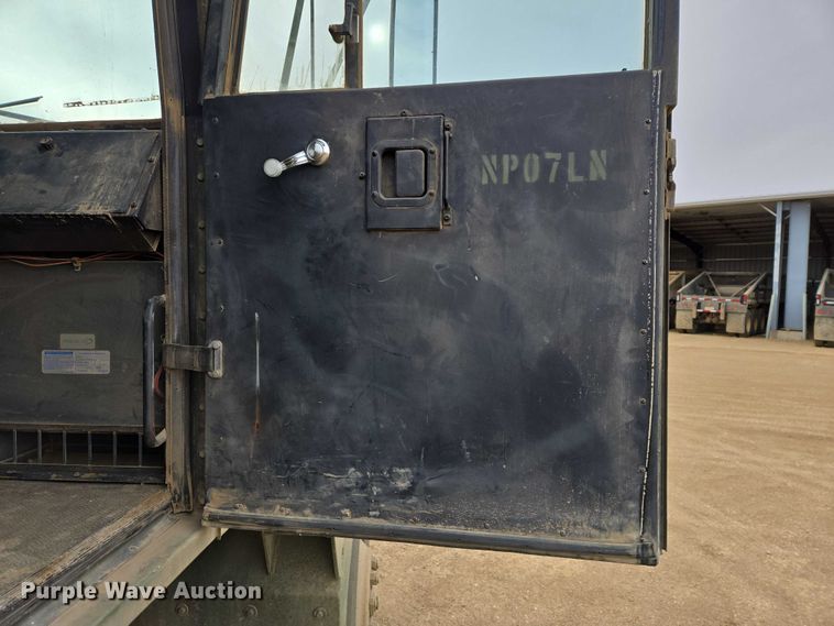 image for item ES2933 1984 AM General M915A1 semi truck