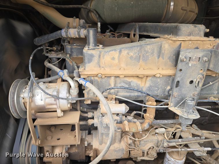 image for item ES2933 1984 AM General M915A1 semi truck