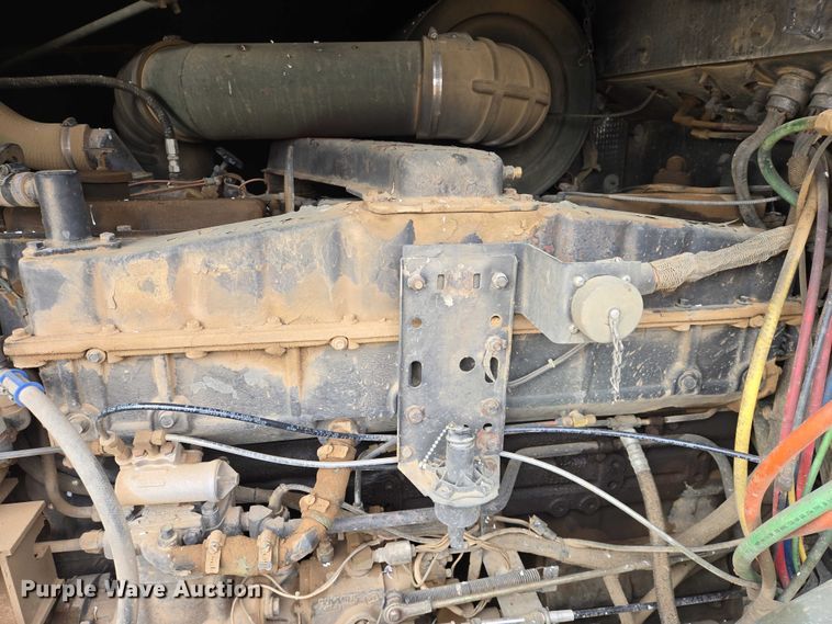 image for item ES2933 1984 AM General M915A1 semi truck