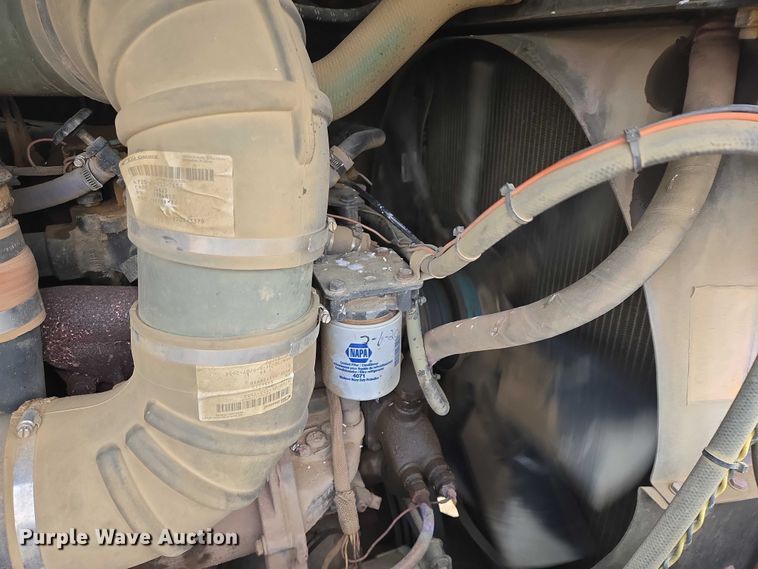 image for item ES2933 1984 AM General M915A1 semi truck