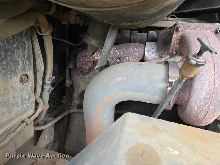 image for item ES2933 1984 AM General M915A1 semi truck