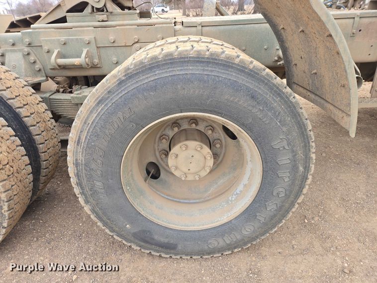 image for item ES2933 1984 AM General M915A1 semi truck