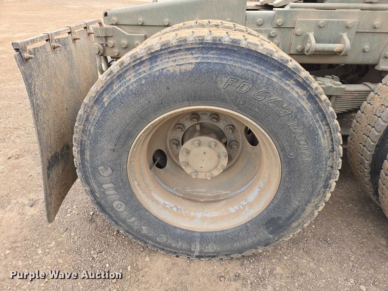 image for item ES2933 1984 AM General M915A1 semi truck