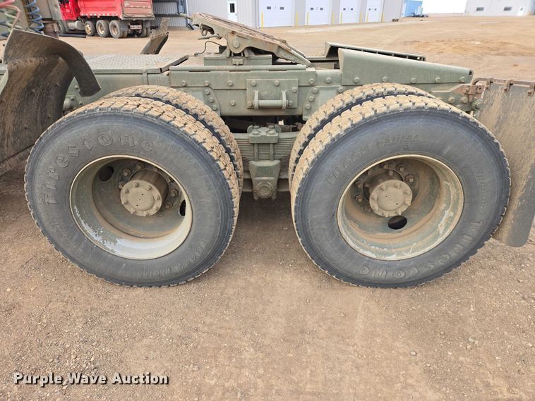 image for item ES2933 1984 AM General M915A1 semi truck