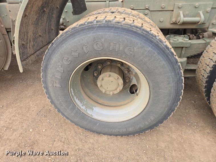 image for item ES2933 1984 AM General M915A1 semi truck