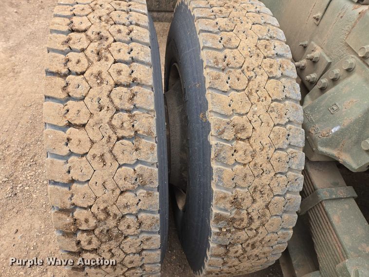 image for item ES2933 1984 AM General M915A1 semi truck