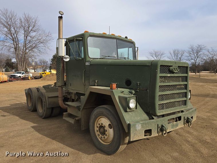 image for item ES2934 1983 AM General M915A1 semi truck