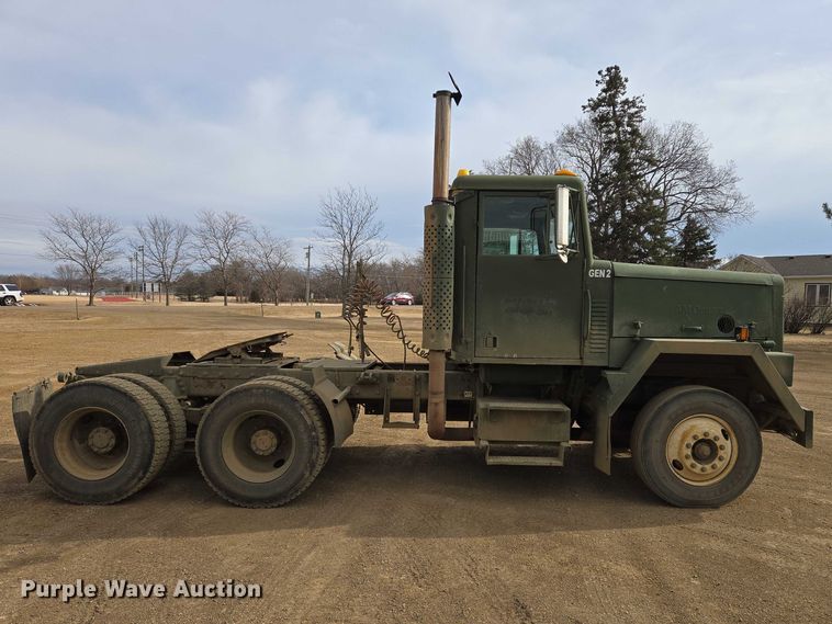 image for item ES2934 1983 AM General M915A1 semi truck