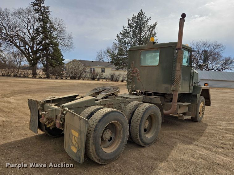 image for item ES2934 1983 AM General M915A1 semi truck