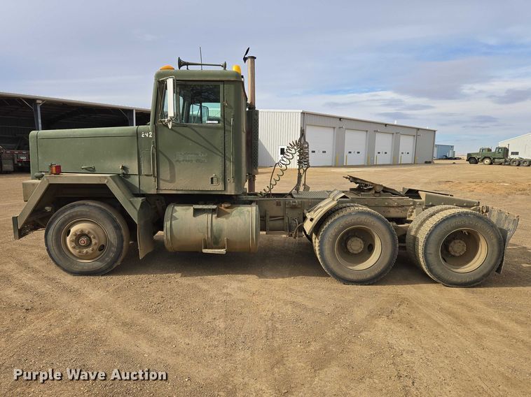 image for item ES2934 1983 AM General M915A1 semi truck