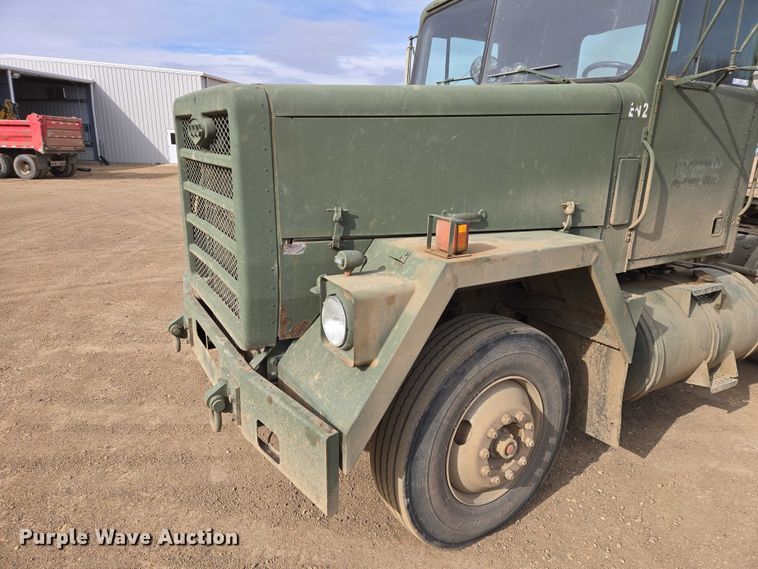 image for item ES2934 1983 AM General M915A1 semi truck