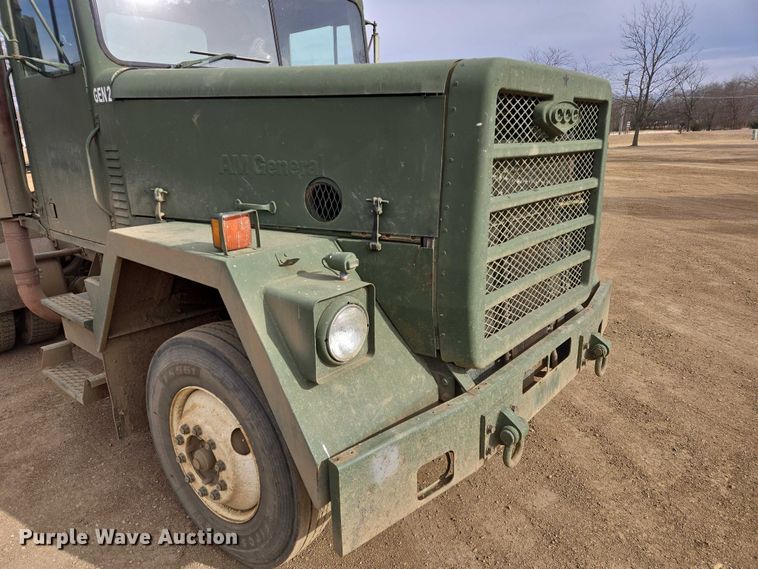 image for item ES2934 1983 AM General M915A1 semi truck