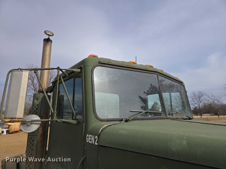 image for item ES2934 1983 AM General M915A1 semi truck