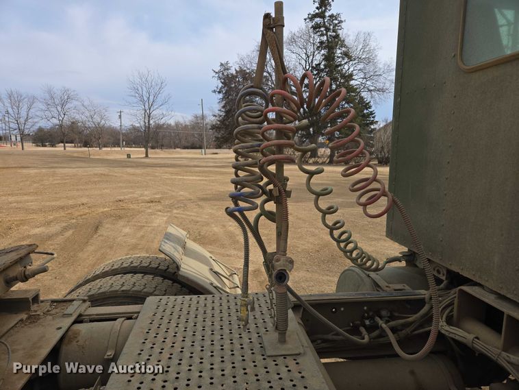 image for item ES2934 1983 AM General M915A1 semi truck