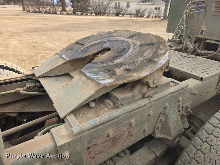 image for item ES2934 1983 AM General M915A1 semi truck