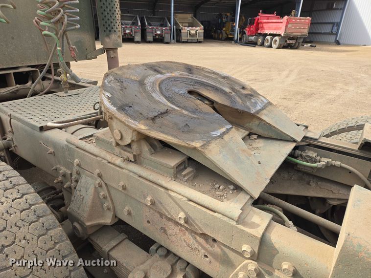 image for item ES2934 1983 AM General M915A1 semi truck