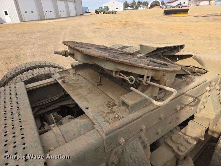 image for item ES2934 1983 AM General M915A1 semi truck