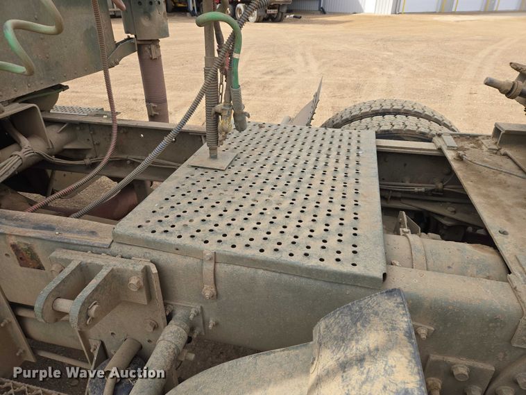 image for item ES2934 1983 AM General M915A1 semi truck