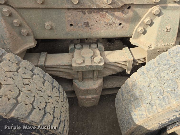 image for item ES2934 1983 AM General M915A1 semi truck