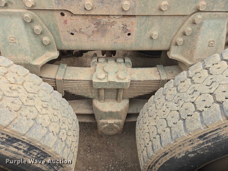 image for item ES2934 1983 AM General M915A1 semi truck