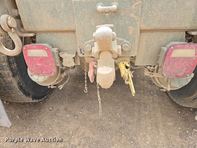 image for item ES2934 1983 AM General M915A1 semi truck