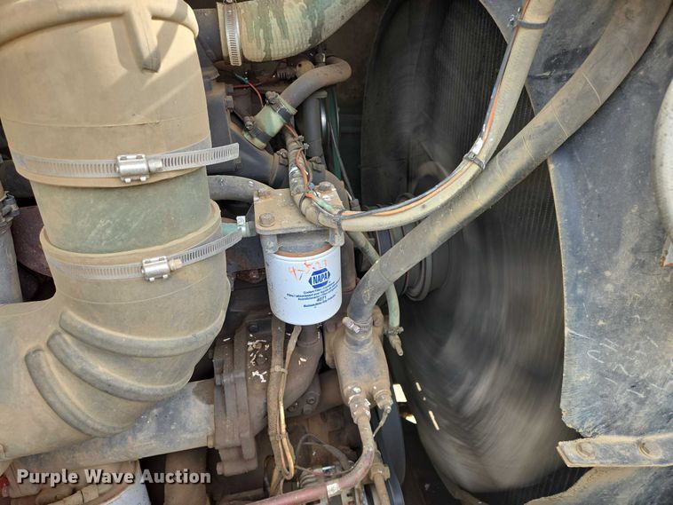 image for item ES2934 1983 AM General M915A1 semi truck