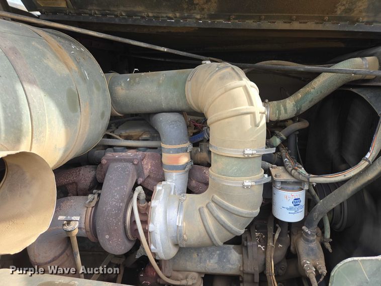 image for item ES2934 1983 AM General M915A1 semi truck