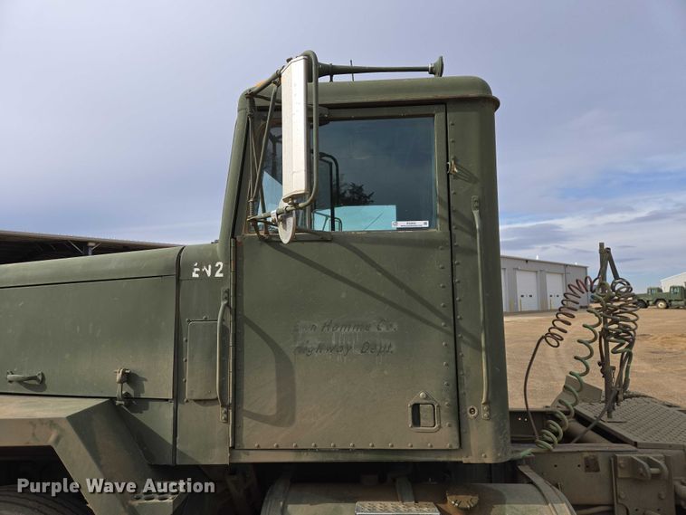image for item ES2934 1983 AM General M915A1 semi truck