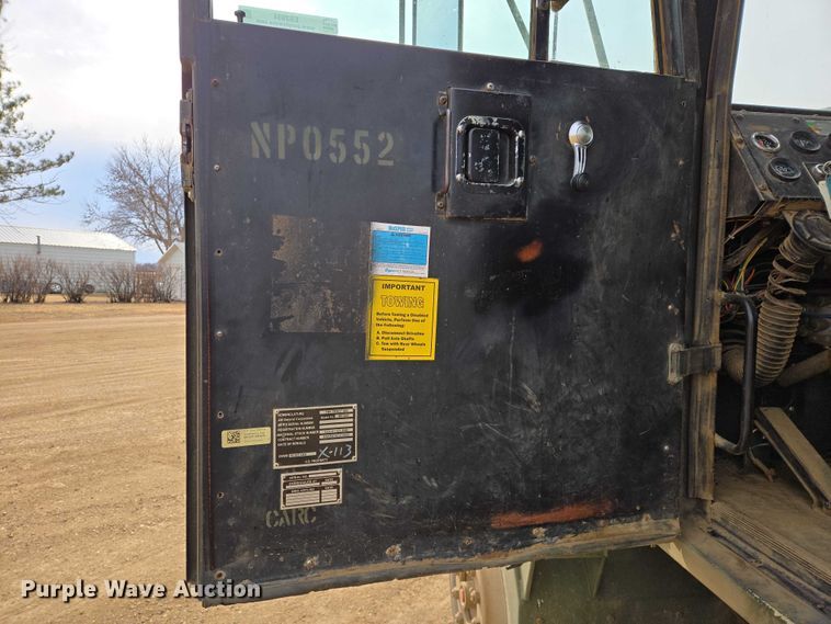 image for item ES2934 1983 AM General M915A1 semi truck