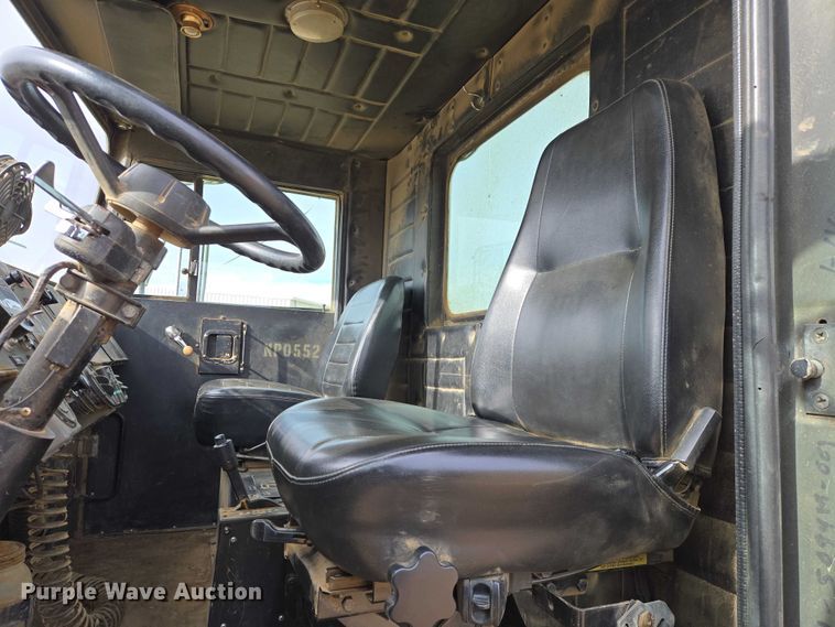 image for item ES2934 1983 AM General M915A1 semi truck