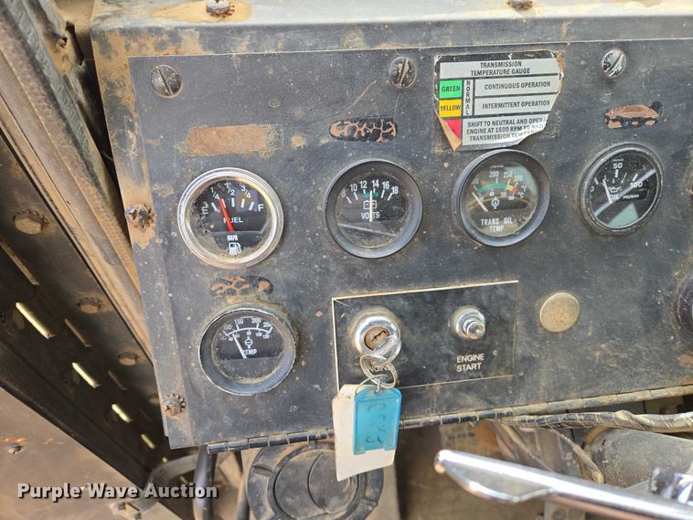 image for item ES2934 1983 AM General M915A1 semi truck