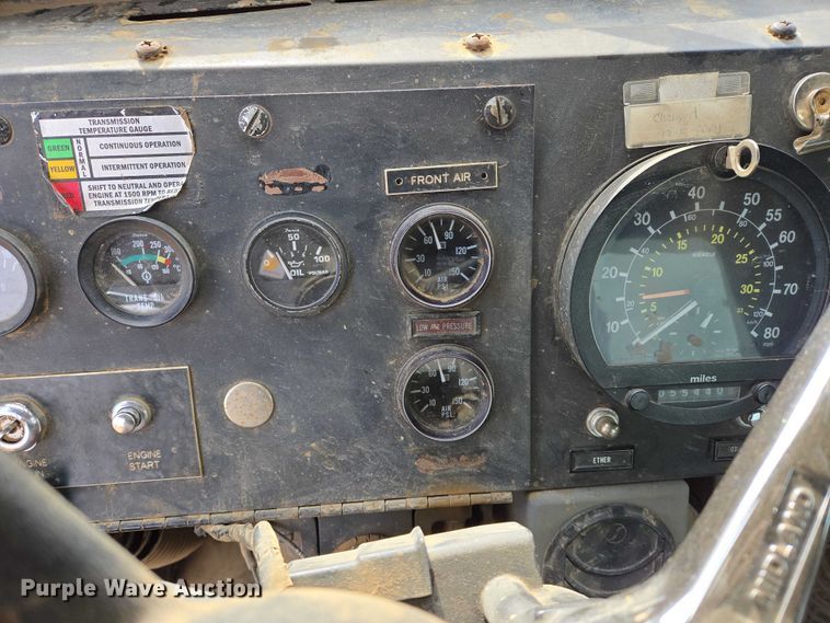 image for item ES2934 1983 AM General M915A1 semi truck