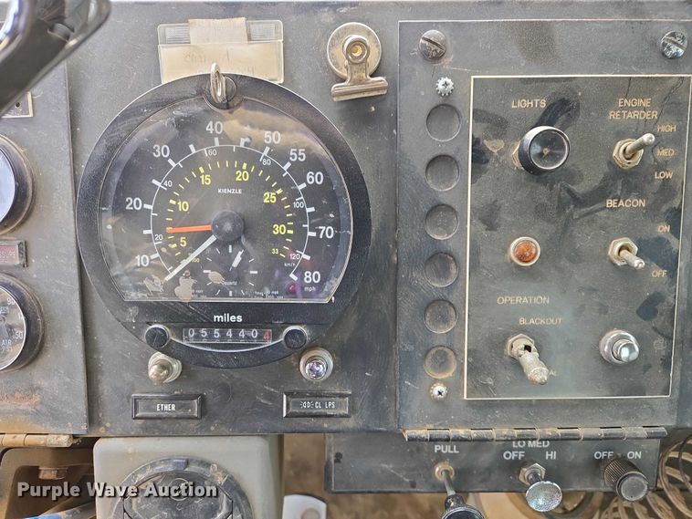 image for item ES2934 1983 AM General M915A1 semi truck