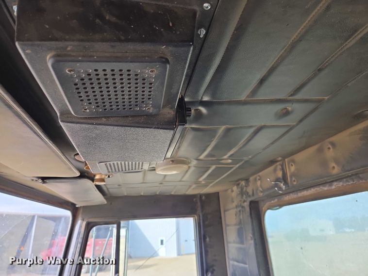 image for item ES2934 1983 AM General M915A1 semi truck