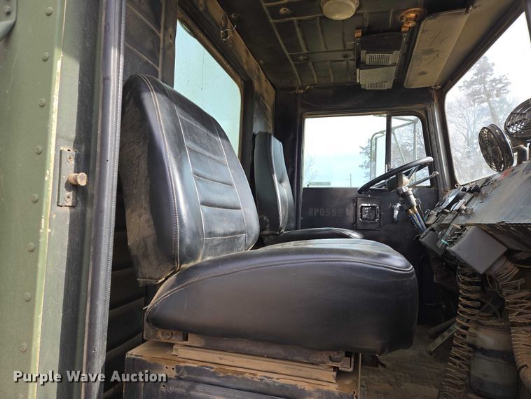 image for item ES2934 1983 AM General M915A1 semi truck