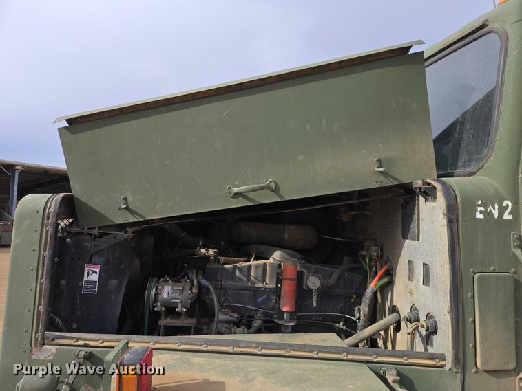 image for item ES2934 1983 AM General M915A1 semi truck