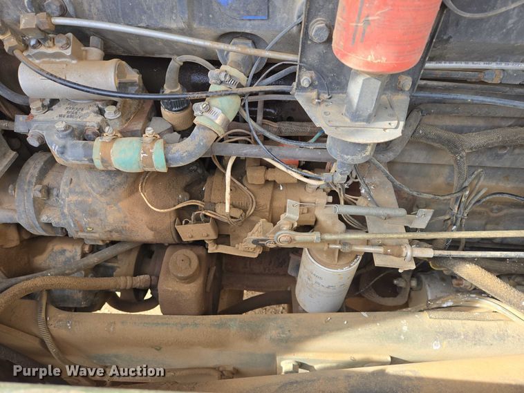 image for item ES2934 1983 AM General M915A1 semi truck