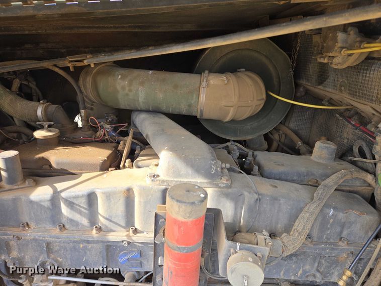 image for item ES2934 1983 AM General M915A1 semi truck