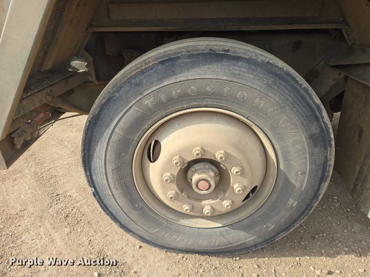 image for item ES2934 1983 AM General M915A1 semi truck