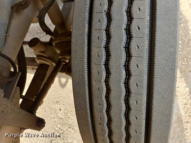 image for item ES2934 1983 AM General M915A1 semi truck