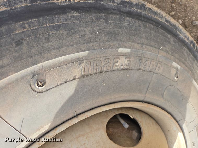 image for item ES2934 1983 AM General M915A1 semi truck