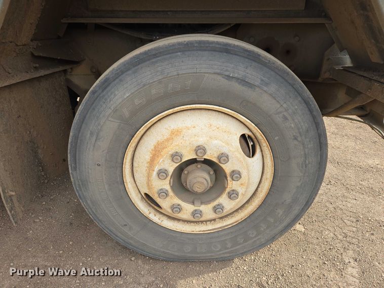 image for item ES2934 1983 AM General M915A1 semi truck