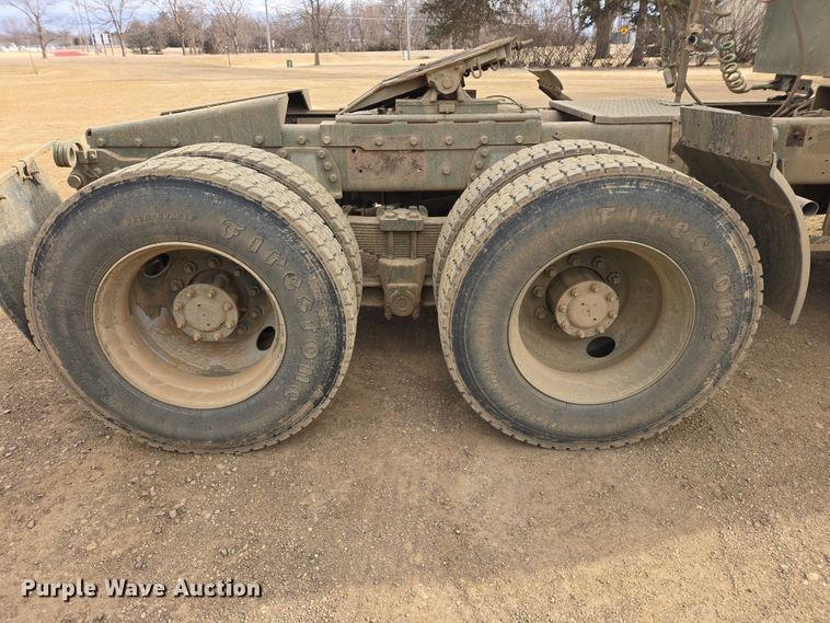 image for item ES2934 1983 AM General M915A1 semi truck